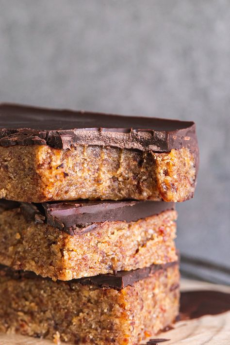 Almond Flour Date Cookie Dough Bars Whole 30 Bars, Ambitious Kitchen Dessert, Almond Sugar Cookie Bars, Date Sweetened Brownies, Healthy Desserts With Dates, Date Cookies Healthy, Healthy Slice Recipe, Date Cookie Dough, Healthy Date Desserts