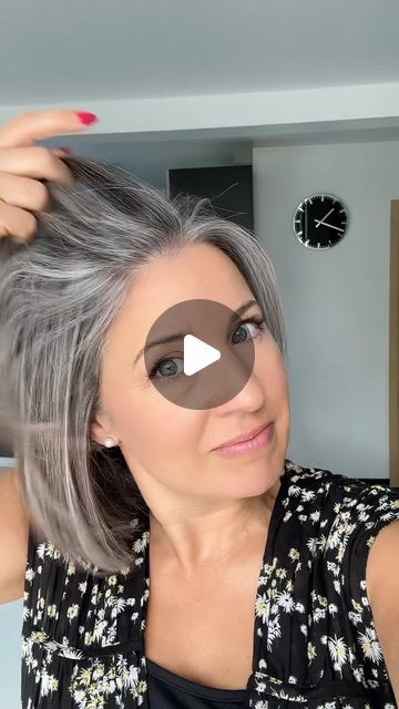 Gray Highlights Brown Hair, Cover Gray Hair Naturally, Hair Color Wheel, For Brunettes Highlights, Wella Hair Color, Summer Hair Highlights For Brunettes, Short Hair Highlights, Grey Hair Dye, Grey Hair Transformation