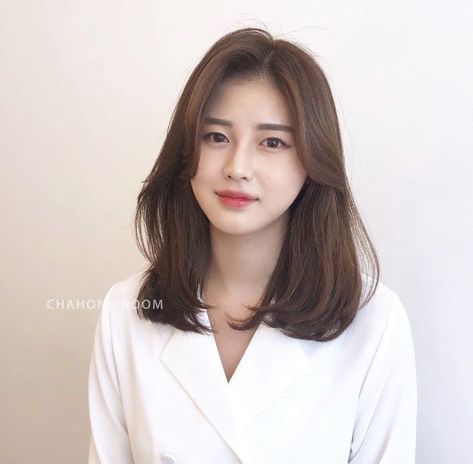 Haircuts For Medium Length Hair, Hair Style Korea, Layered Haircuts For Medium Hair, Shot Hair Styles, Haircuts For Medium Hair, Haircuts Straight Hair, Short Hair Haircuts, Asian Hair, Cut My Hair