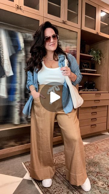 Taryn Hicks | Midsize Style | size 14 Fashion Inspo on Instagram: "Never thought I would say this…
Wide leg pants > leggings for a comfy throw on and go outfit. 

This midsize fall outfit is giving Chessy 🤌🏻

Comment SHOP below to receive a DM with the link to shop this post on my LTK ⬇ https://liketk.it/4O4iG

 #ltkmidsize #midsizeuniversity" Wide Legged Pants Outfit, Black Wide Leg Pants Outfit, Trouser Pants Outfits, Midsize Fall Outfits, Wide Leg Pants Outfit, Midsize Style, Black Wide Leg Pants, Outfits 2023, Trouser Pants