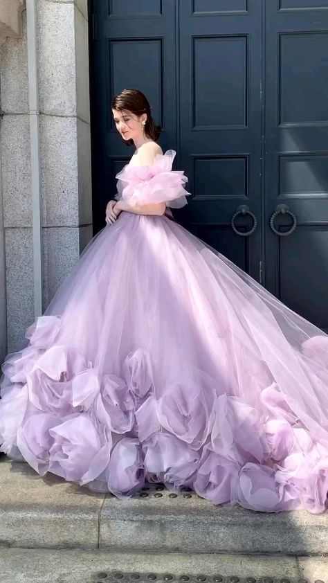 Fashionista Outfits, Pretty Quinceanera Dresses, Draping Fashion, Gowns Dresses Elegant, Fashion Illustration Dresses, Frocks For Girls, Fairytale Dress, Glam Dresses, Elegant Wedding Dress