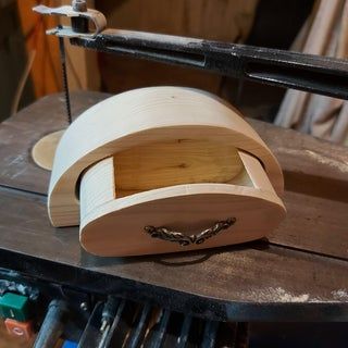 Bandsaw Boxes Made Easy : 20 Steps (with Pictures) - Instructables Bandsaw Box Plans Patterns, Bandsaw Box Templates Free, Bandsaw Box Templates, Bandsaw Box Ideas, Woodworking Bandsaw, Bandsaw Projects, Little Trinkets, Bandsaw Boxes, Wooden Toys Diy