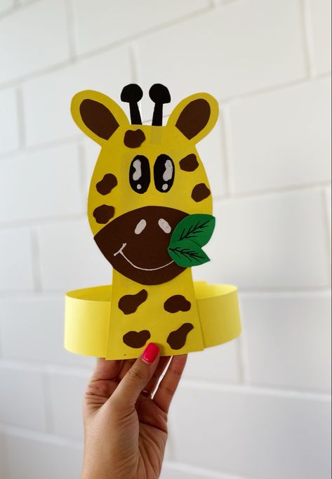 Preschool project Giraffe Craft, Jungle Crafts, Zoo Animal Crafts, Giraffe Crafts, Jungle Theme Classroom, Jungle Thema, World Book Day Costumes, Book Day Costumes, Preschool Projects