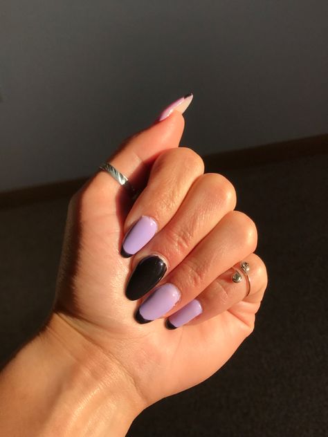 Purple And Black French Nails, Purple Nails With Black Tips, Black And Purple French Tip Nails, Purple And Black French Tip Nails, Nails With Black French Tips, Nails With Black, Light Purple Nails, Black French Nails, Black French Tip