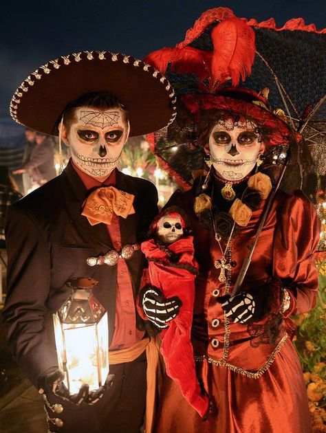 Mexico - Day of the Dead Halloween Around The World, Skeleton Costumes, Mexico Day Of The Dead, Roadtrip America, What Is Halloween, All Souls Day, Festivals Around The World, Skull Painting, México City