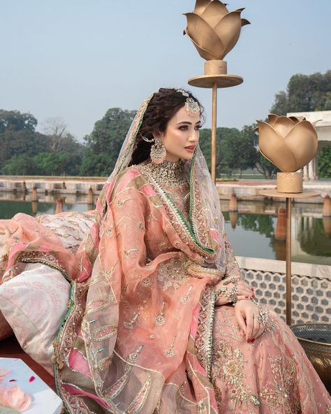 Mohsin Naveed Ranjha, Best Indian Wedding Dresses, Sana Javed, Desi Wedding Dresses, Bridal Dresses Pakistan, Indian Bridal Lehenga, Pakistani Fancy Dresses, Pakistani Dresses Casual, Bridal Dress Fashion