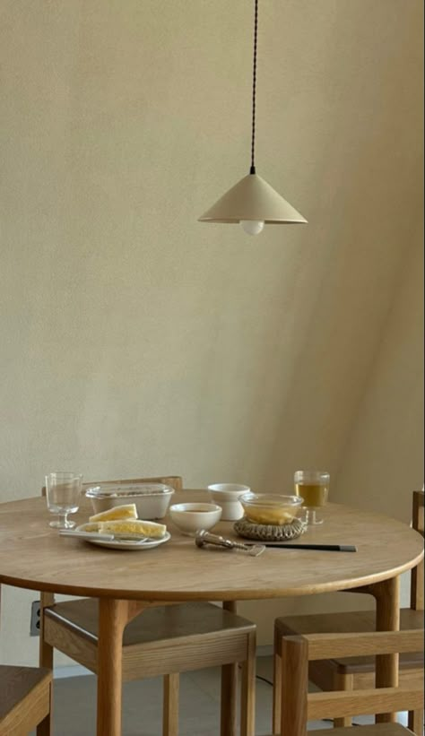 Kinfolk Kitchen, Frama Cph, Earthy Interior, Oak Interior, Hot Bread, Dining Room Inspo, Table S, Table Leg, Carving Knife