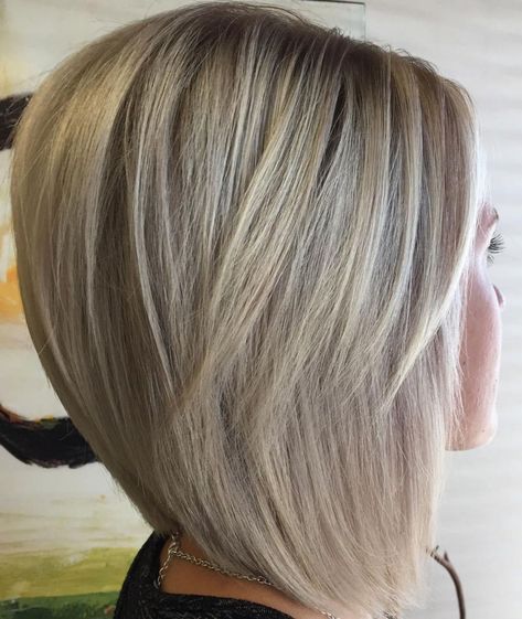 Layered Blonde Lob Graduated Haircut, Layered Blonde, Graduated Bob Hairstyles, Graduated Bob Haircuts, Medium Length Bobs, Stacked Haircuts, Long Bobs, Blonde Lob, Short Bobs