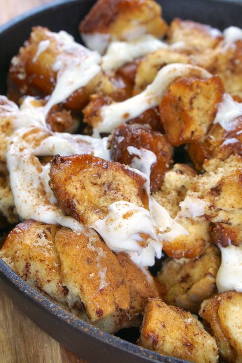 Pumpkin Monkey Bread Recipe, Pumpkin Monkey Bread, Monkey Bread Recipe, Breakfast Goodies, Favorite Dessert Recipes, Monkey Bread, Fall Spices, Delicious Pumpkin, Pumpkin Dessert