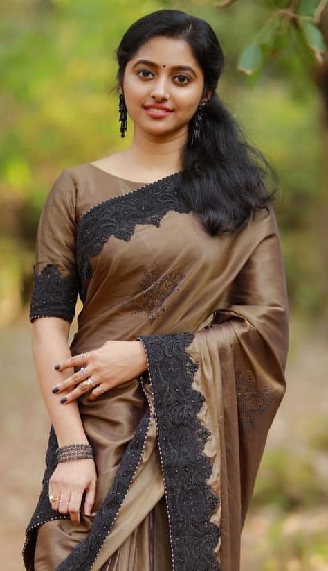 Sreelaya Suresh Kerala Models, Saree Outfits, Anu Sithara, Saree Backless, Net Lehenga, Saree Photoshoot, Beautiful Saree, Indian Beauty Saree