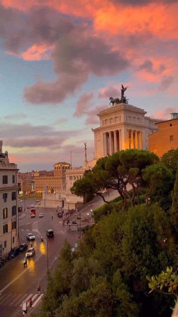 Roma Travel, Pastel Skies, Italy Sunset, Pastel Sky, New Story, Sunset Wallpaper, Golden Glow, Food Tips, Ancient Architecture