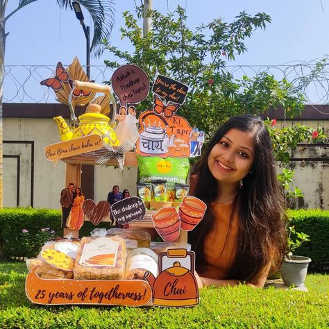 CHAI Bina chain kaha re? Made the cutest hamper for tea lovers 🤍🤍☕ WhatsApp 9679727880 for hamper requirements 🌸 #chaihamper #teahamper #countdownhamper #hampers #anniversarygift #birthdaygifting Anniversary Hamper Ideas, Chai Bina Chain Kaha Re, Diy Hampers, Handmade Hamper, Food Hamper, Chai Masala, Hamper Ideas, Tea Snacks, Food Hampers