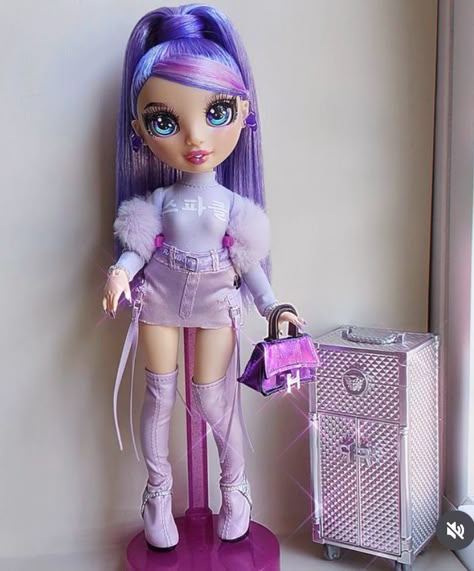 Rainbow High Doll Aesthetic, Rainbow High Outfits, Rainbow High Violet, Rainbow High Restyle, Shadow High Dolls, Doll Hairstyles, Arte Monster High, Rainbow High Dolls, High Hair