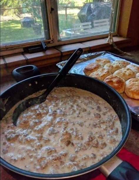 Pioneer Woman Sausage Gravy, Sausage Gravy Recipe, Grandma Cooking, Best Sausage, Gravy Ingredients, Easy Homemade Recipes, Sausage Gravy, German Chocolate, How To Cook Sausage