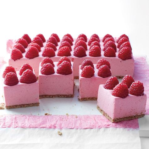 Raspberry mousse Mousse Dolce, Mousse Pie, Biscuits Graham, Raspberry Mousse, Mini Cheesecakes, Mousse Cake, Eclairs, Flan, Pie Recipes