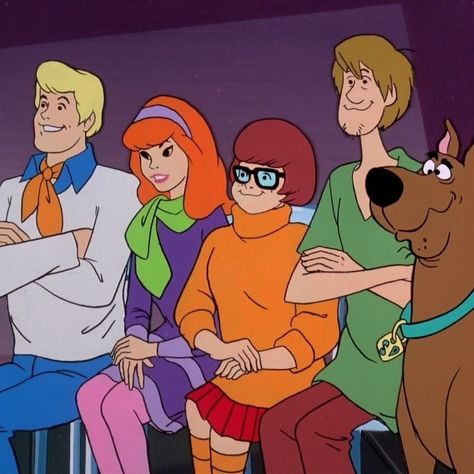 Scooby Doo Cartoon Characters, The Mystery Gang, Scooby Shaggy Costume, Silly Group Halloween Costumes, Halloween Costumes Scooby Doo Gang, Group Of 5 Cartoon Characters, Scooby Doo Matching Pfp For 5, Scooby Gang Aesthetic, Scooby Fanart