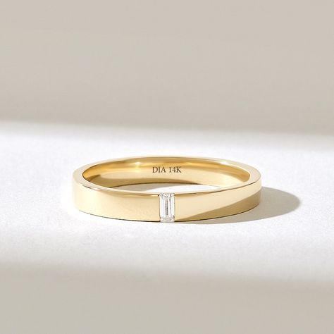 Ring Bands For Women Simple, Wedding Gold Band, Plain Rings For Woman, Minimalist Wedding Ring Gold, Simple Wedding Band With Diamonds, Simple Wedding Bands For Women Gold, Simple Wedding Bands For Women, Minimalist Wedding Ring Set, Wedding Bands Simple