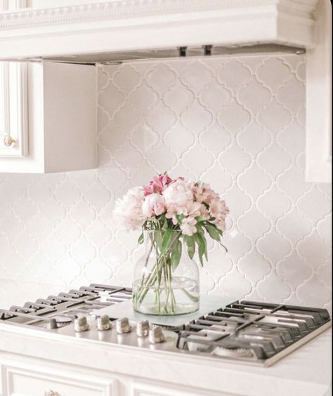 Arabesque Tile Kitchen, Arabesque Tile Backsplash Kitchen, White Arabesque Tile, Backsplash In Kitchen, Arabesque Tile Backsplash, Trees House, Ugly House, Country Kitchen Ideas, Stove Backsplash