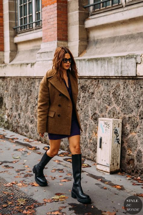 2022 Street Style, Christine Centenera, September Fashion, Reportage Photography, Coat Street Style, Mama Style, London Street Style, Street Style Winter, Paris Street Style