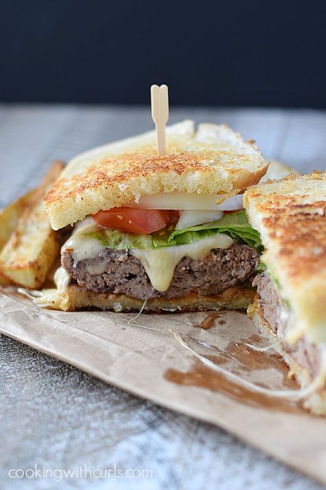 Juicy burger topped with Thousand Island Dressing, melted cheese and sourdough bread grilled to perfection make this Frisco Burger a family favorite | cookingwithcurls.com Frisco Burger, Sourdough Breakfast, Grill Burgers, Homemade Thousand Island Dressing, Restaurant Burger, Thousand Island, Grilling Sides, Thousand Island Dressing, Vegetarian Burger