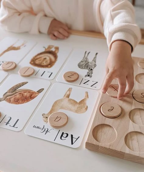 Monestorri Toys, Montessori Aesthetic, Montessori Preschool Activities, Montessori Activities Preschool, Montessori At Home, Montessori Nursery, Phonics For Kids, Happy Thursday Everyone, Wooden Educational Toys