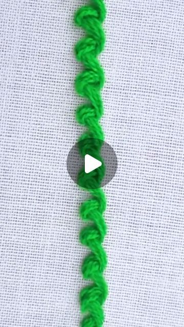 Scroll Stitch Embroidery, Scroll Stitch, Tutorial Embroidery, Diy Stitch, Embroidery Cute, Embroidery Tutorial, Hand Embroidery Projects, Tutorial Diy, Stitch Embroidery