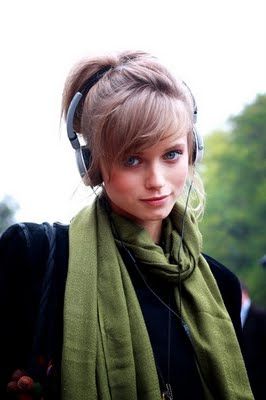 Abbey Lee Kershaw Wearing Headphones, Side Swept, Hair Envy, Hair Dos, Cut And Color, Hairstyles With Bangs, Pretty Hairstyles, Hair Goals, Hair Looks