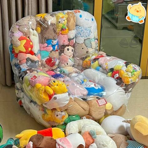 Clear Plastic Chair Designed For Packing With Stuffed Animals: Build-A-Chair - borninspace Stuffed Animal Displays, Plastic Chair Design, Repurpose Diy, Animal Chair, Recycled Toys, Clear Chairs, Inflatable Chair, Kitty Plush, Storage Chair