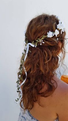 Woodland Wedding Hair, White Hydrangea Wedding, Simple Flower Crown, Floral Hair Piece, Floral Headpiece Wedding, Wedding Hairstyles And Makeup, Leaves Garland, Hydrangea Wedding, Flower Braids