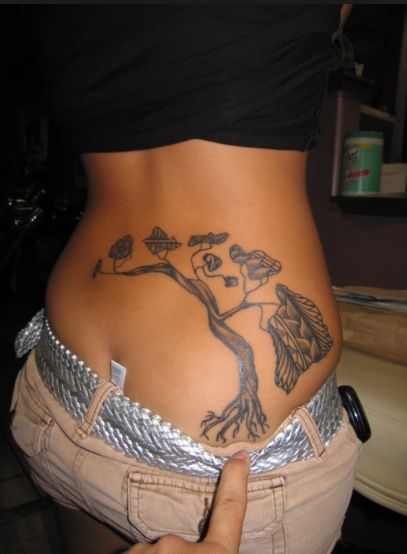 Hawaiian island tattoo Hawaiian Island Tattoo, Woman Tree Tattoo, Bonsai Tree Tattoo, Back Tattoo Women Spine, Hawaiian Tattoos, Island Tattoo, Girl Back Tattoos, Polynesian Tattoo Designs, Kunst Tattoos