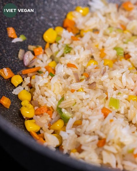 Vietnamese Style Fried Rice - The Viet Vegan Vietnamese Fried Rice, Vegan Fried Rice, Vietnamese Style, Making Fried Rice, Mushroom Broth, Vegetable Fried Rice, Dinner Sides, Fried Rice Recipe, Cooked Vegetables