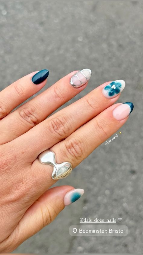 Dull Nail Designs, Simple Blue Gel Nail Designs, Cute Almond Shape Nail Ideas, Nails For Turks And Caicos, Fall Blue Nails Art Designs, Costal Cowgirl Nails, Nail Into Almond, Hard Gel Nails Design Simple, Gold Aura Nails