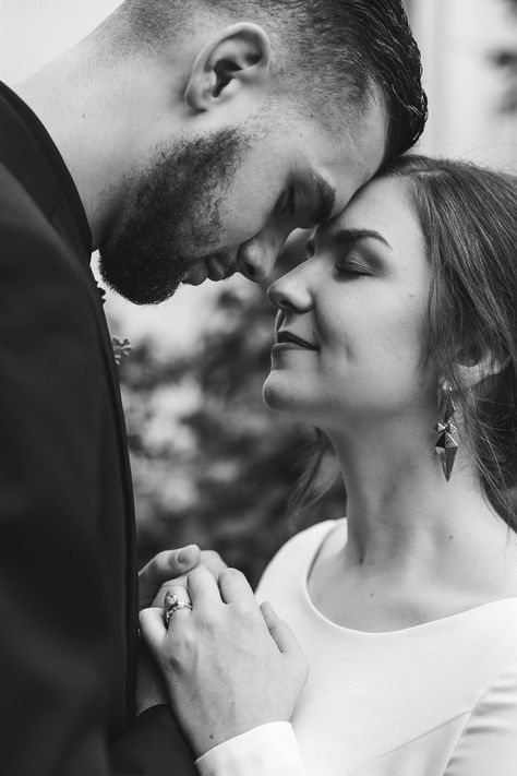 Seattle Temple, Lds Temple Wedding, Lds Temples Wedding, Black And White Couples, Hugging Couple, Temple Wedding, Lds Temple, Groom Photo, Couples Images