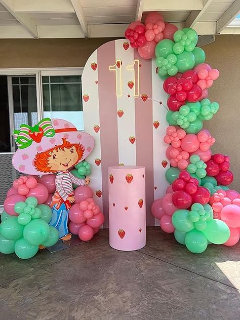 First Birthday Strawberry Shortcake, Strawberry Shortcake Trunk Or Treat, Strawberry Shortcake Balloon Arch, Strawberry Shortcake Birthday Ideas, Strawberry Shortcake Birthday Party Decorations, Strawberry Shortcake Party Decorations, Strawberry Shortcake Decorations, Strawberry Shortcake Nursery, Strawberry Shortcake Birthday Theme