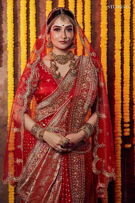 Red Saree Wedding, Indian Bride Makeup, Bengali Bridal Makeup, Indian Wedding Fashion, Bridal Sarees South Indian, Indian Bridal Sarees, Bengali Bride, Indian Bride Outfits, Bridal Lehenga Collection