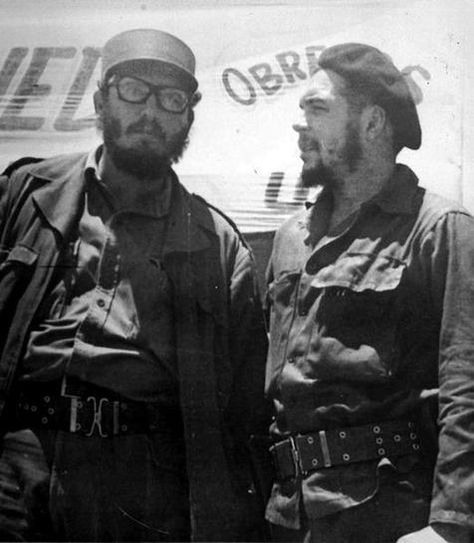 Fidel Catro, with awesome glasses, with Che Guevara. These revolutionaries knew the importance of great visuals. Or maybe it just came to them naturally. Ernesto Che Guevara, Ernesto Che, Fidel Castro, Cuba, Storytelling, Che Guevara, Historical Figures, History