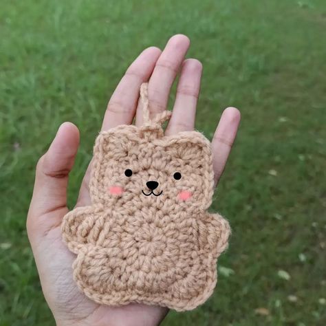 Teddy earbuds pouch 🐻✨ #crochetaddict #crochet #pouch #crochetpouch #teddybear #crochetteddybear #crochetlove #love #earbudspouch #explorepage #foryoupage Pattern by : @etm.studi0 Dm to order🫶🏻 Crochet Pouch, Crochet Teddy Bear, Teddy Bear, Pouch, Crochet, Pattern