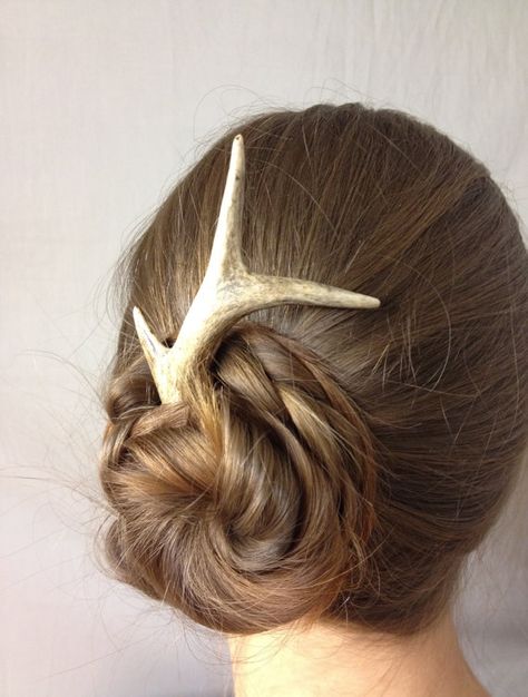 Natural hair accessory, hair stick, hair pin, antler, bone, roe, deer, horn, hair friendly, haar, burr, pagan, celtic, animal Celtic Hair, Natural Hair Accessories, Deer Horn, Roe Deer, Hair Stick, Hair Girl, Deer Antler, Deer Antlers, Hair Sticks