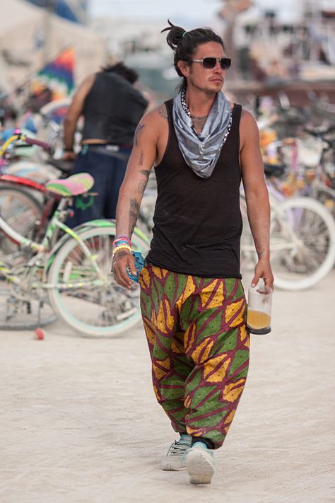 Edm Rave Outfits, Mens Festival Fashion, Rave Outfits Men, Bohemian Style Men, Burning Men, Edm Fashion, Festival Outfits Men, Festival Mode, Burning Man Costume