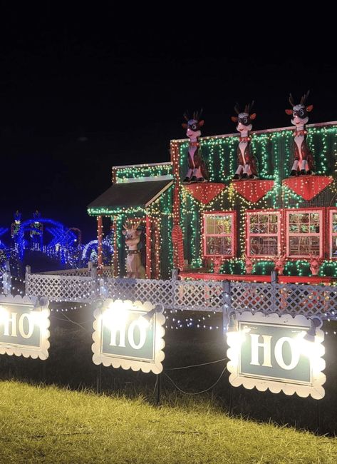 14 BEST Christmas Towns in Ohio to Visit This Holiday Season Christmas Story House, Christmas Towns, Victorian Village, Village Photos, Christmas Town, Best Christmas, Light Display, Light Show, A Christmas Story