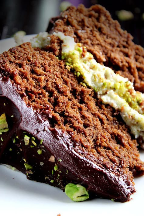 chocolate orange cake | pistachio mascarpone filling | chocolate ganache | fudgey cake | pistachio frosting Pistachio Mascarpone, Cake With Pistachio, Chocolate Orange Cake, Mascarpone Filling, Orange Chocolate Cake, Pistachio Cake, Orange Cake, Chocolate Cakes, Layer Cakes