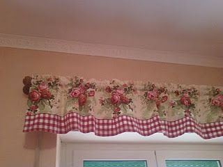 100% Love Shop: Tende country mantovane French Country Kitchen Curtains Valances, Cottage Curtains Ideas Kitchen, Cortinas Country, Cottage Curtains, Boho Ideas, Curtains Ideas, Layered Curtains, Yellow Curtains, Drop Cloth Curtains