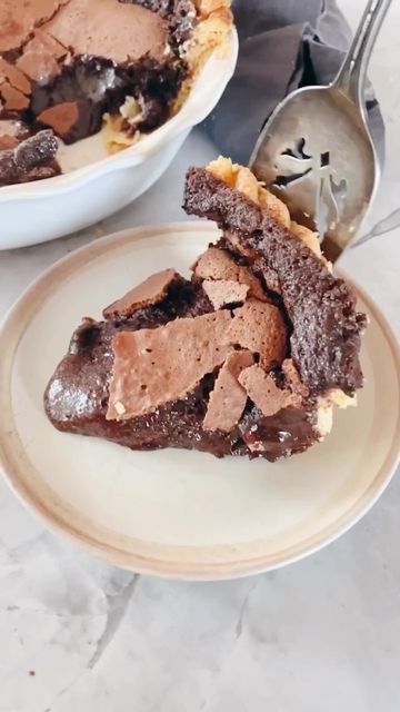 Tieghan Gerard on Instagram: "Molten Chocolate Crackle Pie. Hands down my favorite pie My family agrees. It’s the filling - warm, fudgy, and very molteny with the the perfect crackly top. A little whipped cream is all you need. Holy freaking YUM. This is our NYE dessert (: 1 pie crust round (homemade recipe below) 1 egg, beaten, for brushing vanilla sugar or coarse sugar, for sprinkling (optional) 4 large eggs 1 1/2 cups granulated sugar 1/2 cup unsweetened cocoa powder 2 teaspoons instant cof Chocolate Crackle Pie, Harvest Desserts, Nye Desserts, Best Amish Recipes, Dream Pie, Tieghan Gerard, Chocolate Crackles, Xmas 2022, Sweet Pies