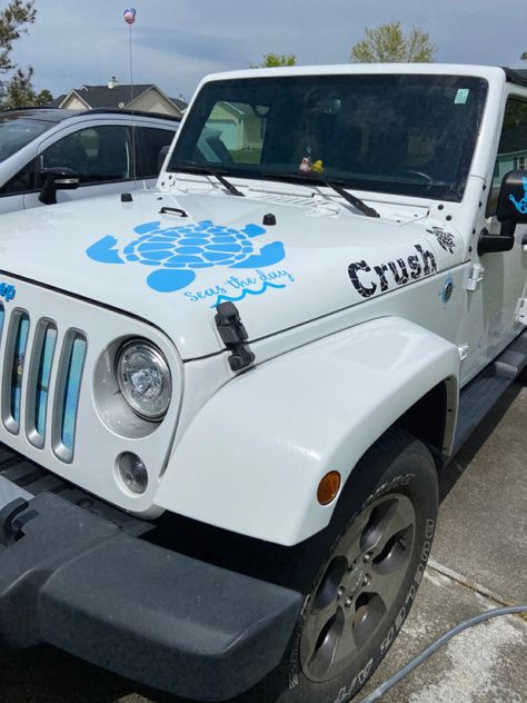 White Jeep With Blue Accents, Light Blue Jeep, Cute Jeeps, Jeep Decorations, Jeep Wrangler Lights, Dream Car Jeep, Ash Core, Beach Theme Bedroom, Salty Crush