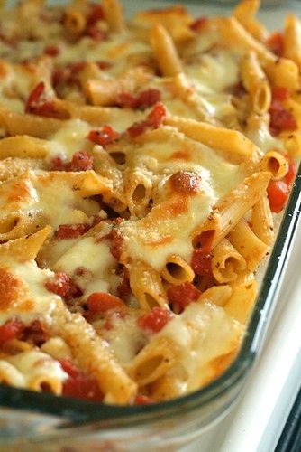 Tomato And Mozzarella, Mozzarella Pasta, Tomato Mozzarella, Think Food, Casserole Dish, Main Dish Recipes, I Love Food, Casserole Recipes, Pasta Dishes