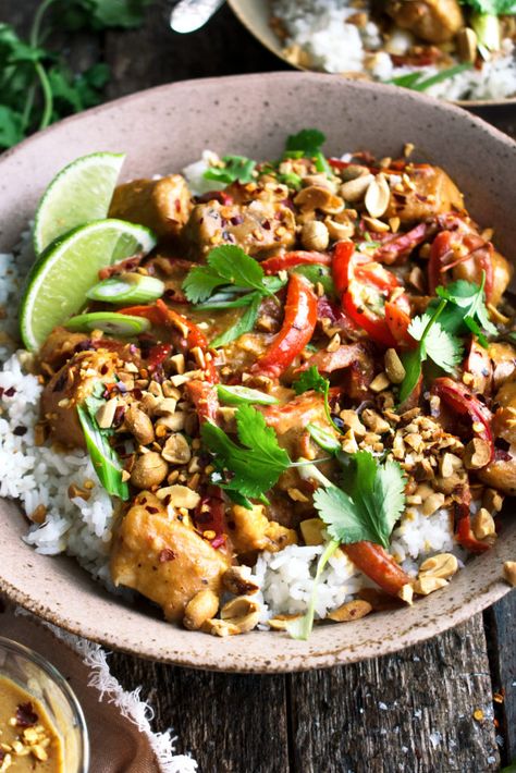 Thai Peanut Sauce Chicken, Peanut Butter Chicken Recipe, Peanut Chicken Recipe, Peanut Sauce Chicken, Peanut Butter Chicken, Chicken Breast Crockpot Recipes, Thai Peanut Chicken, Crockpot Chicken Breast, Asian Restaurant