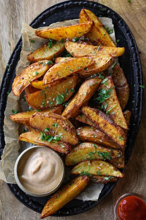 Roasted Potato Wedges | Pick Up Limes Roasted Potato Wedges, Roasted Potato, Potato Wedges, Vegan Appetizers, Roasted Potatoes, Food Obsession, Food Inspo, Vegetarian Dishes, Pretty Food