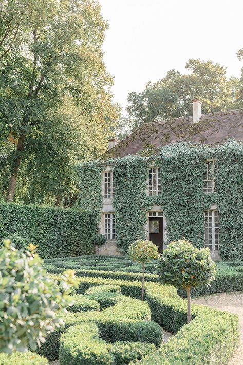 Formal French Garden | Chateau de Villette | Luxury Wedding Venue in Paris | Best Wedding Venues in Paris | Best French Chateaux | French Interiors | Top Wedding Venues in Paris | Paris Wedding Photographer | France Wedding Photographer | French Château French Chateau Wedding Aesthetic, French Wedding Aesthetic, Wedding Venues Castle, Paris Wedding Venues, European Garden Wedding, French Garden Wedding, French Countryside Wedding, European Wedding Venue, Paris Wedding Venue