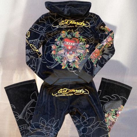 Ed Hardy tracksuit. So bloody Sick!! Size... - Depop Ed Hardy Sweatsuit, Ed Hardy Tracksuit, Tracksuit 2000s, 00s Grunge, Trashy Mcbling, Edhardy Y2k, Fly Fits, Thrift Inspo, Fashion Girly