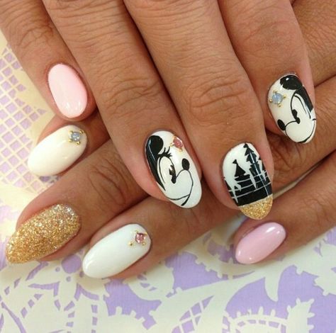 Disney castle mickey and minnie pink gold white nail Gold Disney Nails, Disney Castle Nails, Castle Nails, Minnie Mouse Nails, Mickey Nails, White Glitter Nails, Nail Art Disney, Nail Art Designs Diy, Really Cute Nails